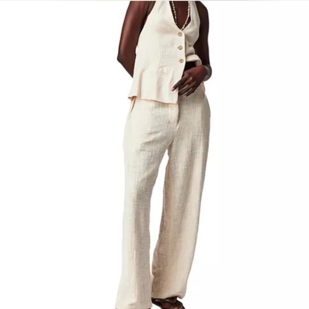 Elegant Cream Sleeveless Top and Pants Set